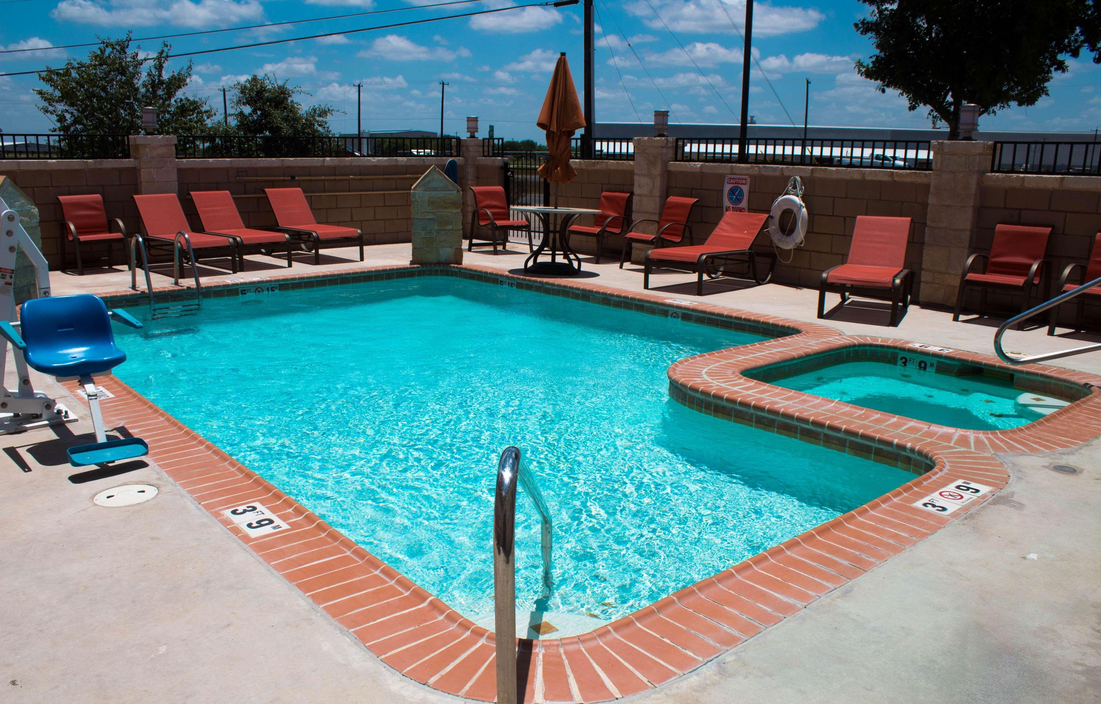 Best Western Plus San Antonio East Inn & Suites Exteriör bild